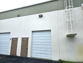 Office / Warehouse 2,021 +/- SQFT