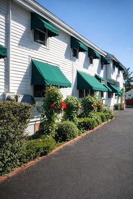 10 Bruen Ct Rensselaer