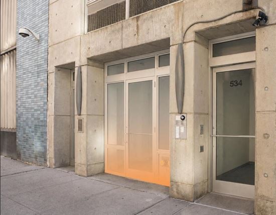 534 W 42nd St #COMM