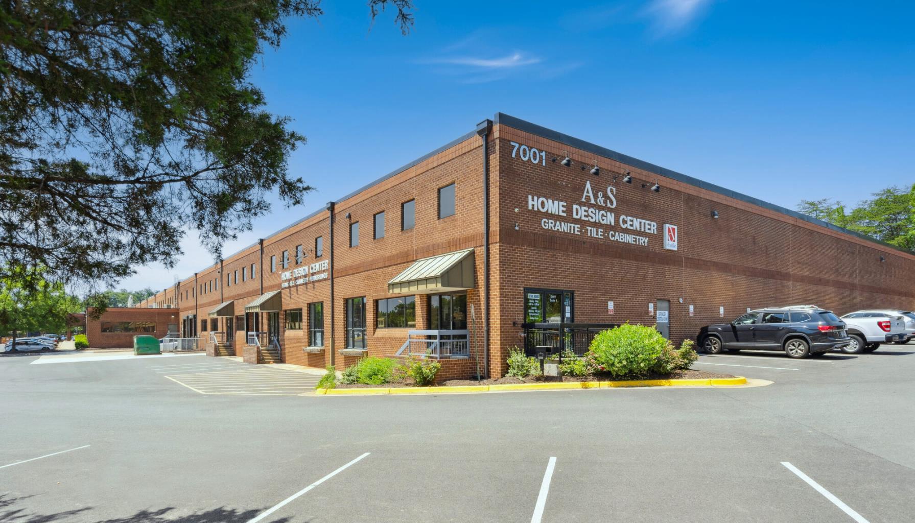 1,840 SF Industrial Space in Lorton, VA Photo