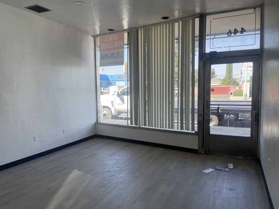High Exposure Retail/Office Space Located on Blackstone Ave
