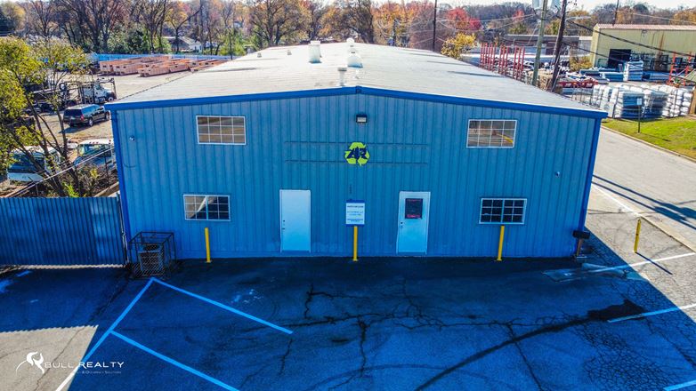 Freestanding Warehouse Building | ±8,050 SF | For Lease