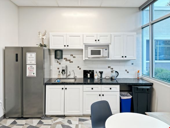 Regus - Ontario - W 6th Street