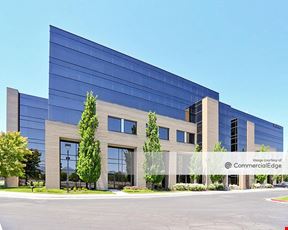Lake Pointe Corporate Centre - 2875 South Decker Lake Drive
