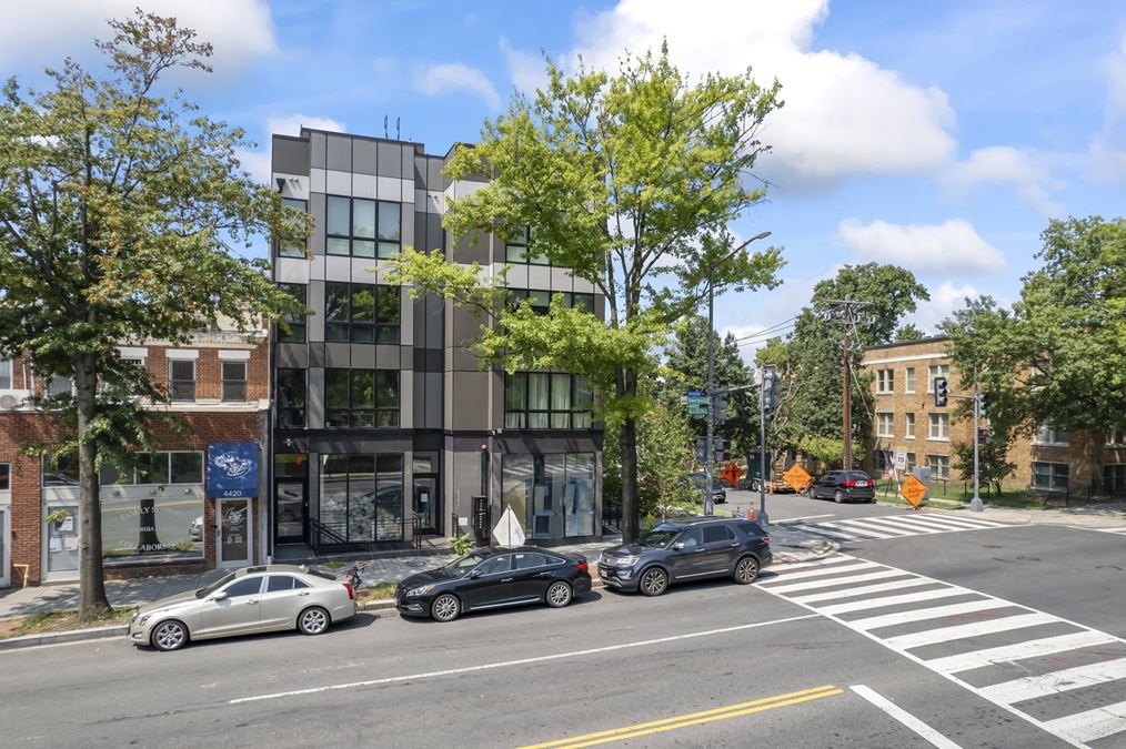 Retail Property Fit for Medical office, Dental Practice, Urgent Care, Coffee Shop, Fitness Center, Furniture Store
