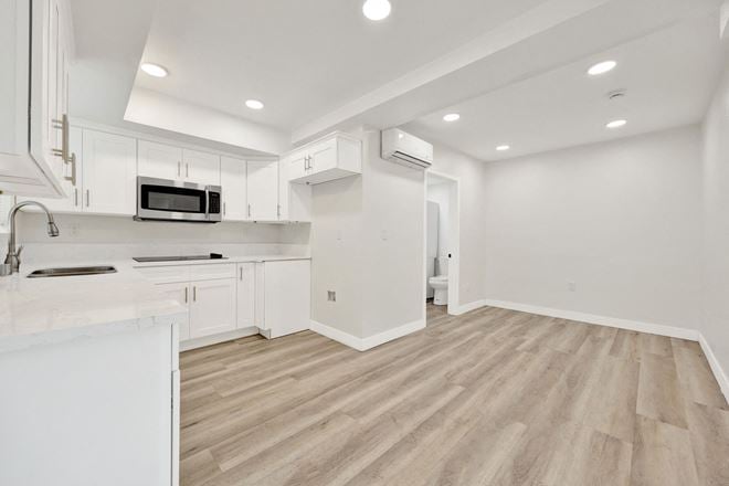 103 N Catalina Ave