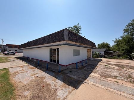 Retail space for Sale at 204 W Veterans Memorial Hwy in Blanchard