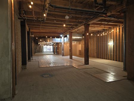 Retail space for Rent at 223 W Lake St in Chicago