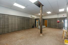 Prime Commercial Property Opportunity in Up-and-Coming Arctic Section