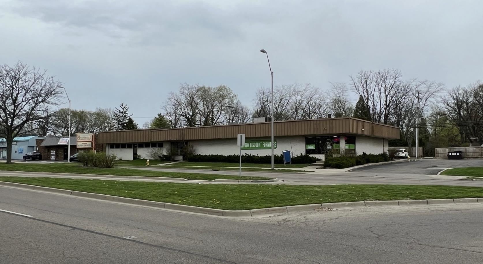 2882 S. Dixie Drive
