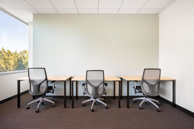 CA, Pleasanton - Corporate Commons
