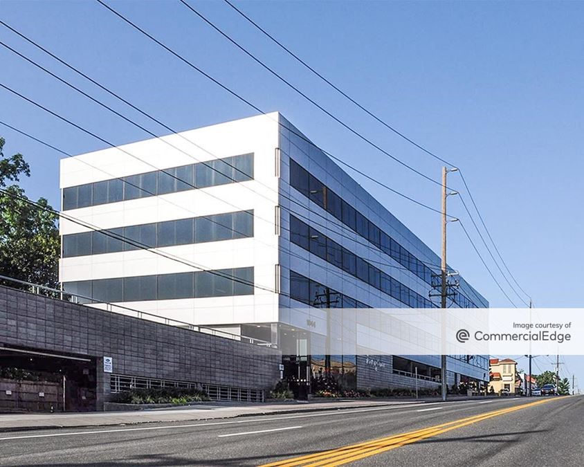 1044 Northern Blvd, Roslyn, NY 11576