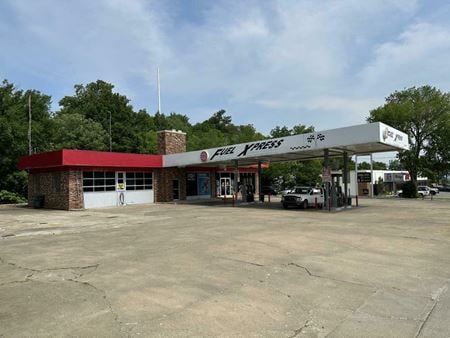 Photo of commercial space at 1501 N College Ave in Fayetteville
