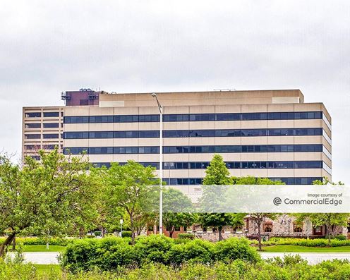 Woodfield Executive Center - 1101 Perimeter Drive
