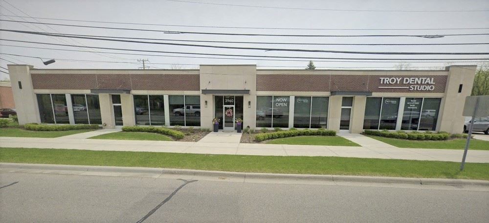 3960 Crooks Road : Retail / Office / Medical