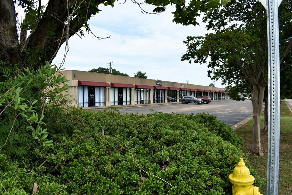 100-156 Mendel Pkwy. - 17,516 SF, 15-unit Retail Strip Center