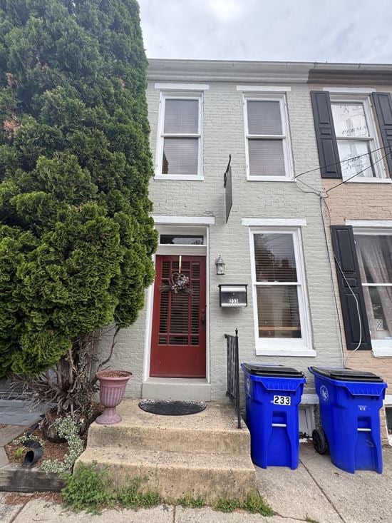 233 W Patrick St