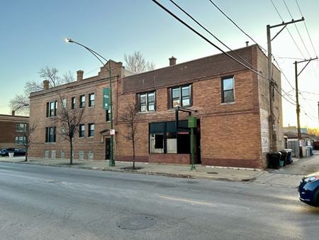 Retail space for Rent at 3400 W Evergreen Ave in Chicago