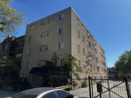 4725 S Michigan