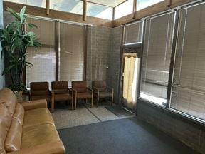 324 N Country Club