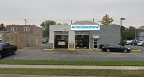 Newly renovated Auto Glass Now location in Lyons, IL