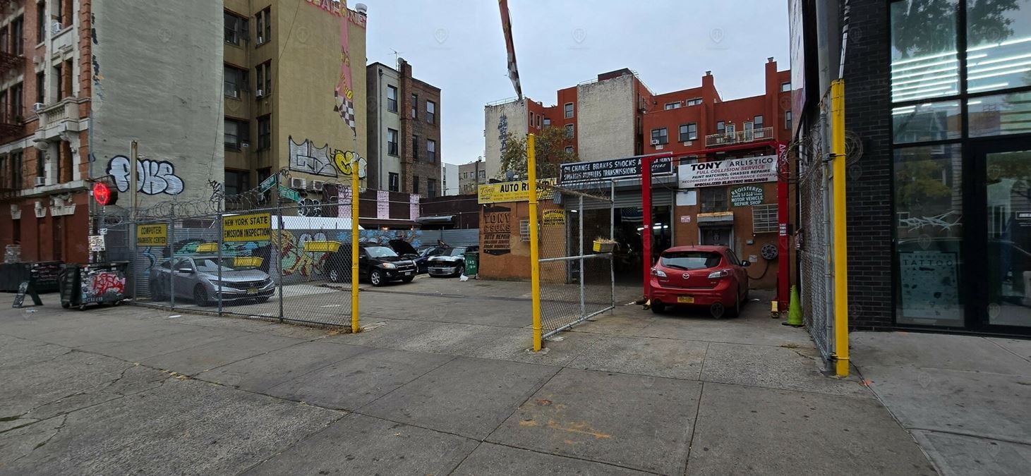 4,400 SF | 348 Metropolitan Ave | Retail/Industrial Space In Prime Williamsburg For Lease