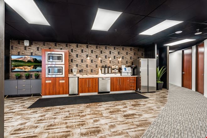 Lucid Private Offices - Lucid Private Office LBJ Freeway