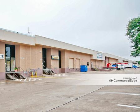 Industrial space for Rent at 4415 Simonton Road in Farmers Branch