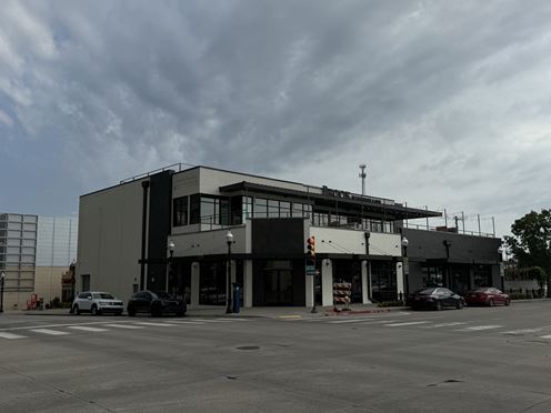 201 E 2nd St - Mixed Use