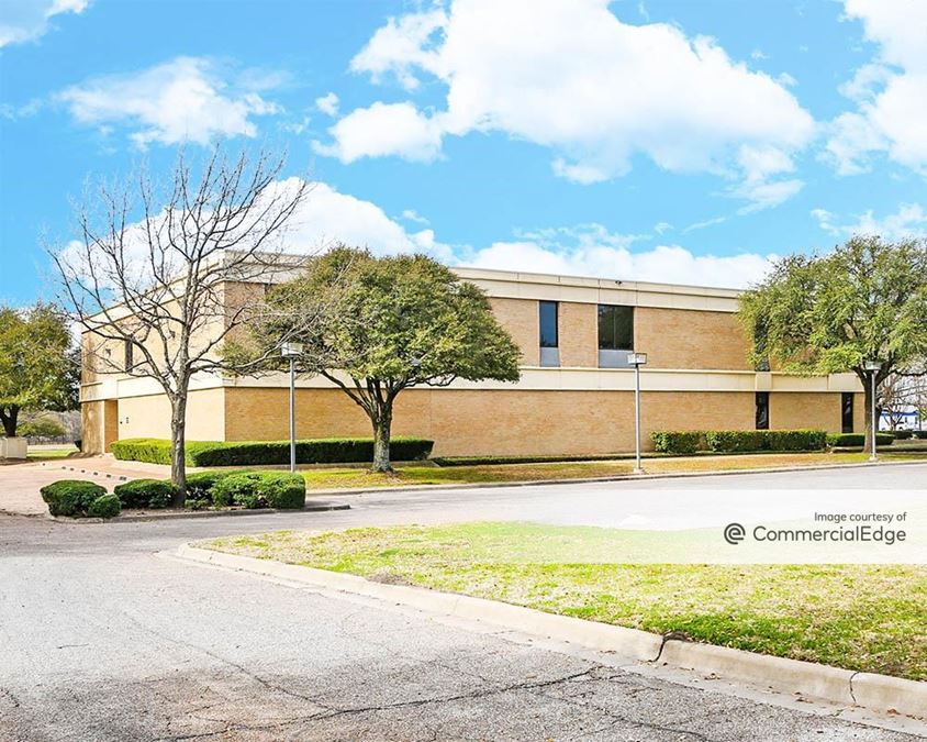 6400 Imperial Drive, Woodway Office Space For Lease