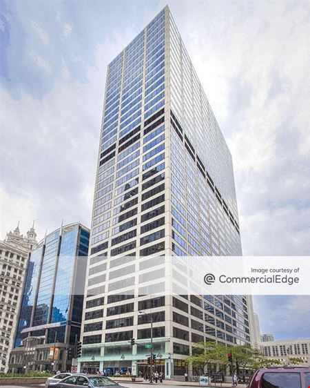 Shared and coworking spaces at 444 North Michigan Avenue in Chicago