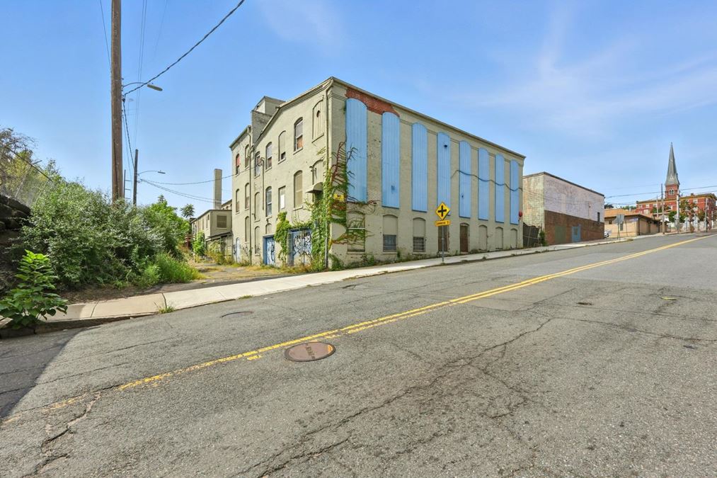 90 Sargeant St