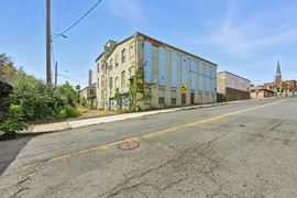 90 Sargeant St