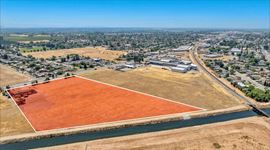 ±5.78 Acres of Commercial Development Land In Sanger, CA