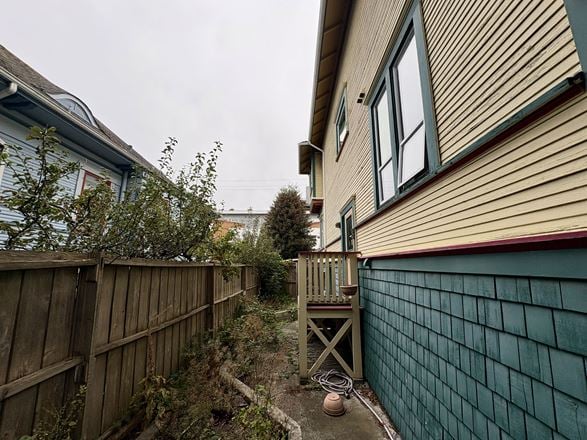 121 Menzies Street