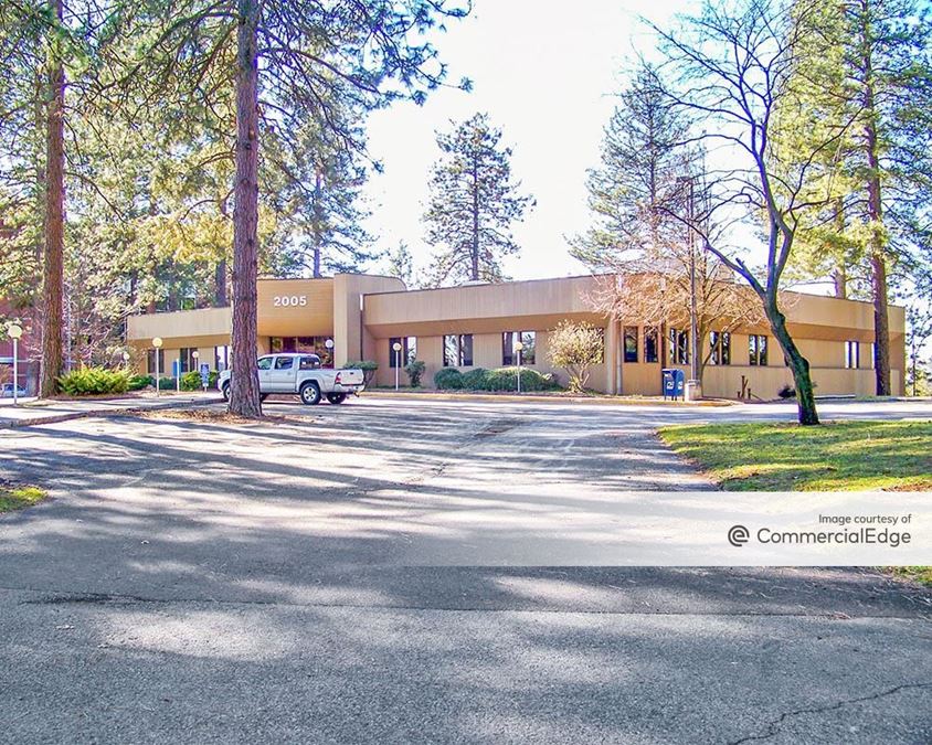 Ironwood Business Park - 1118, 2005 & 2110 West Ironwood Dr & 2101 North Lakewood Dr