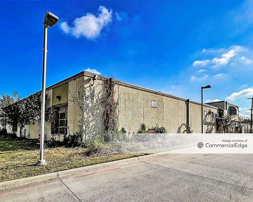 10909 Grissom Lane, Dallas, TX Industrial Building