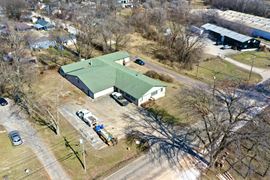 7,736 SF Warehouse / Retail Building For Lease Near Route 66 Car Museum