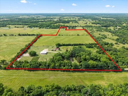 Photo of commercial space at 445 County Road 4742 in Sulphur Springs