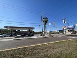 Himes and Columbus Retail - Hard Corner Lighted Intersection