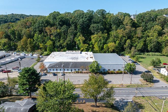 30,240 SF Industrial/Flex Building on 3.8 Acres