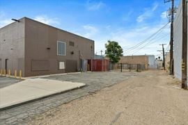 High Exposure Retail Building: 2 Units