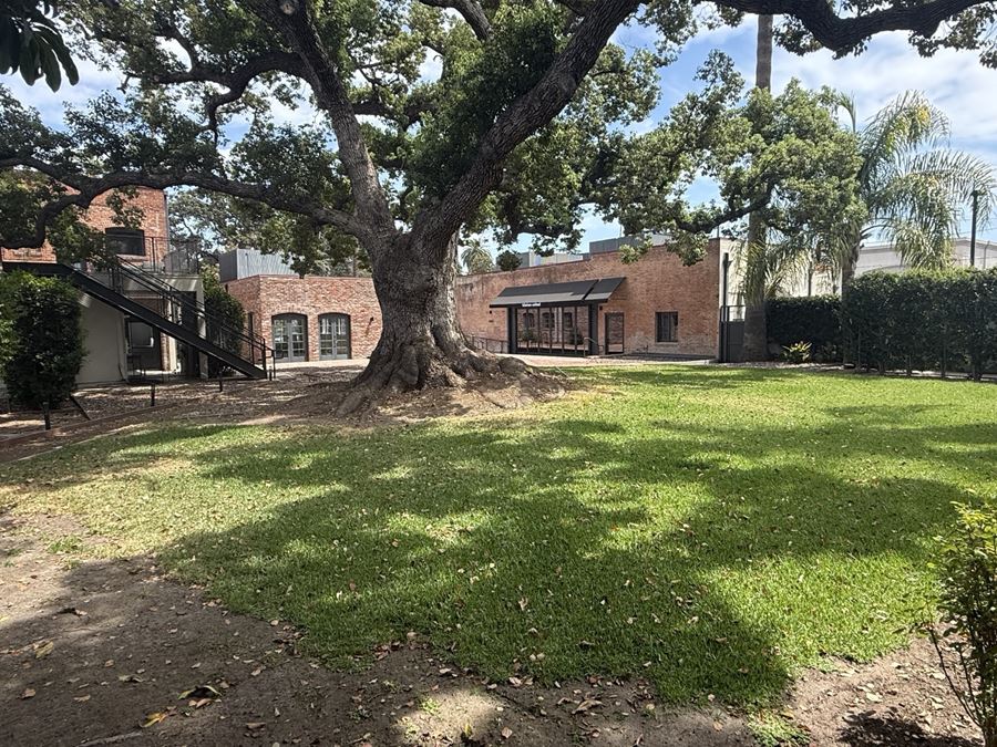 207 & 217 South Fair Oaks Ave