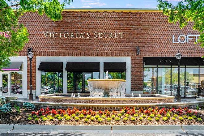 The Shoppes at Webb Gin