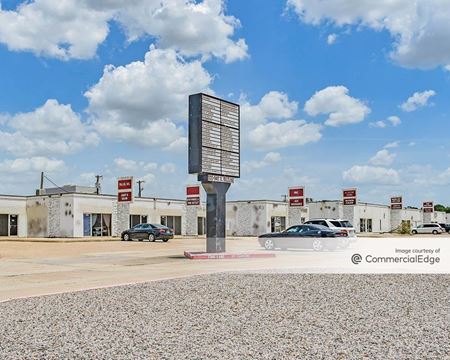Industrial space for Rent at 930 North Belt Line Road in Irving