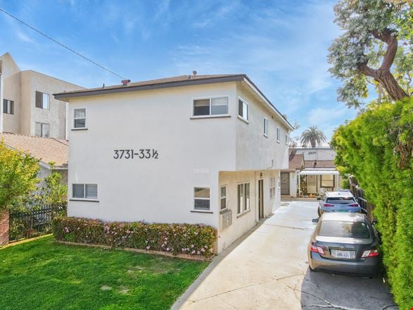 Multi-Family space for Sale at 3731 Glendon Ave in Los Angeles