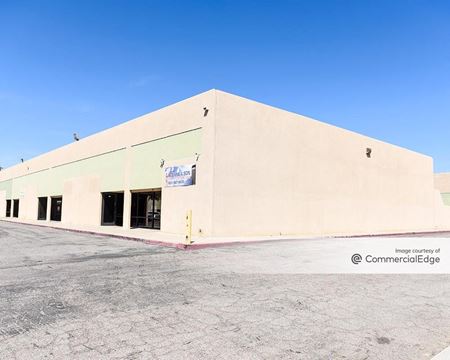 Industrial space for Rent at 5880 District Blvd in Bakersfield
