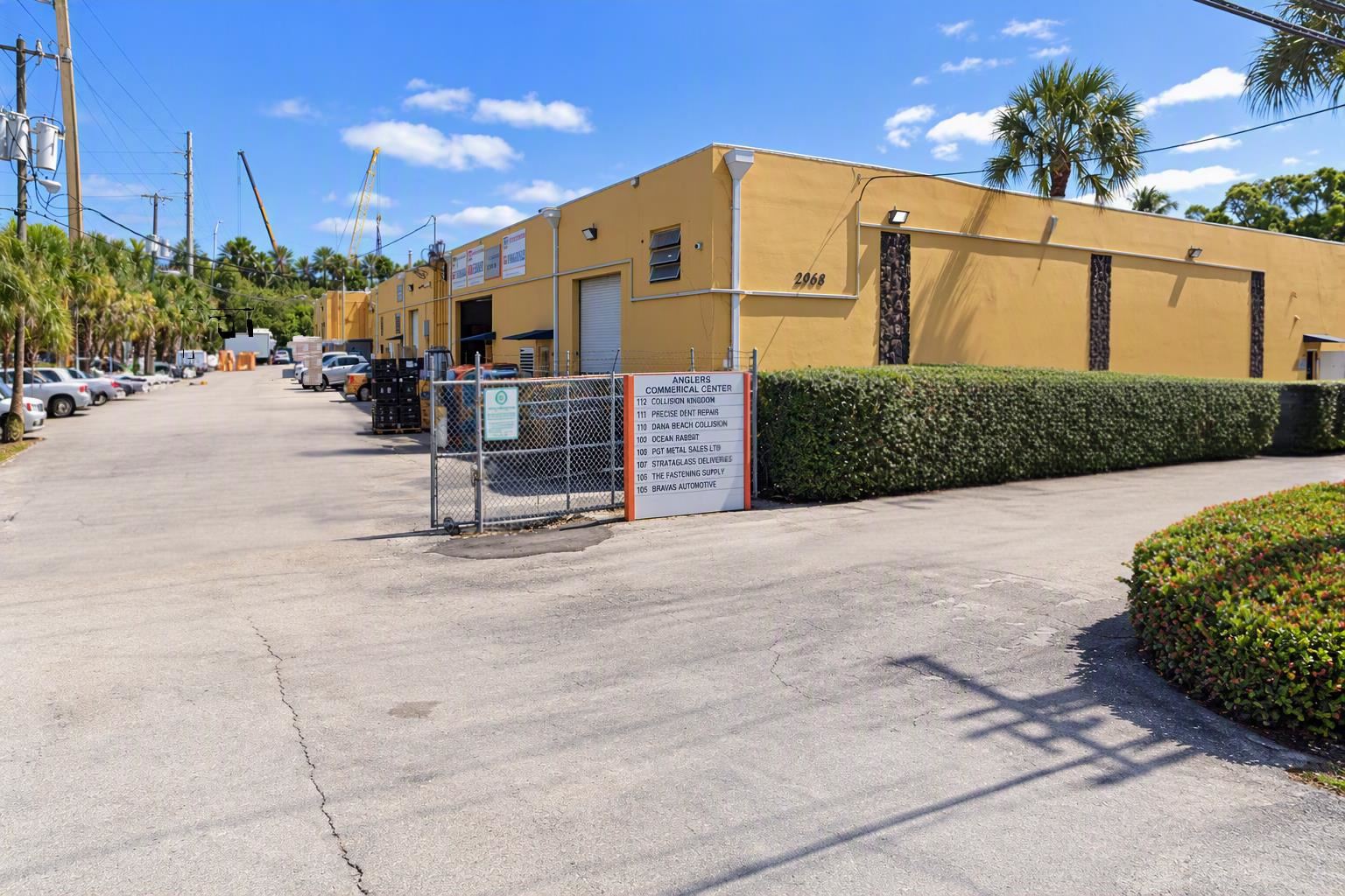 CENTRALLY LOCATED BROWARD COMMERCIAL CENTER