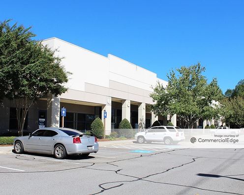 Peachtree Industrial Center - 1400 Northbrook Pkwy
