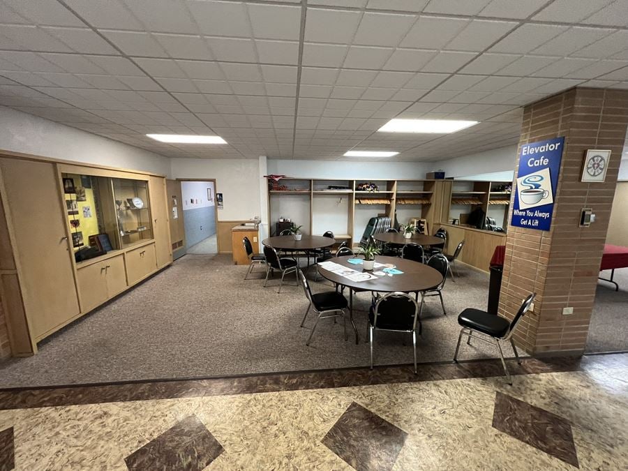 702 Raff Rd SW - 38,248 S.F. CHURCH ON 3.73 ACRES
